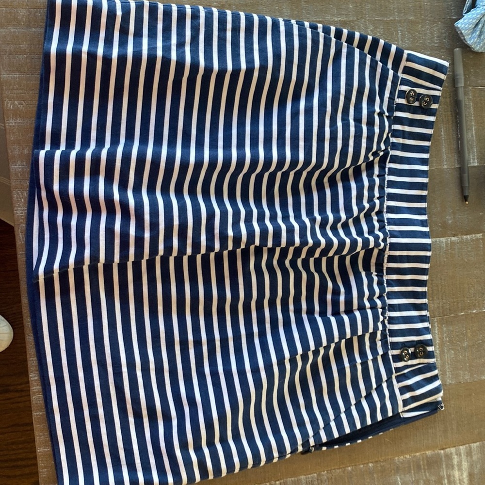 Vineyard Vines Navy stripped skirt